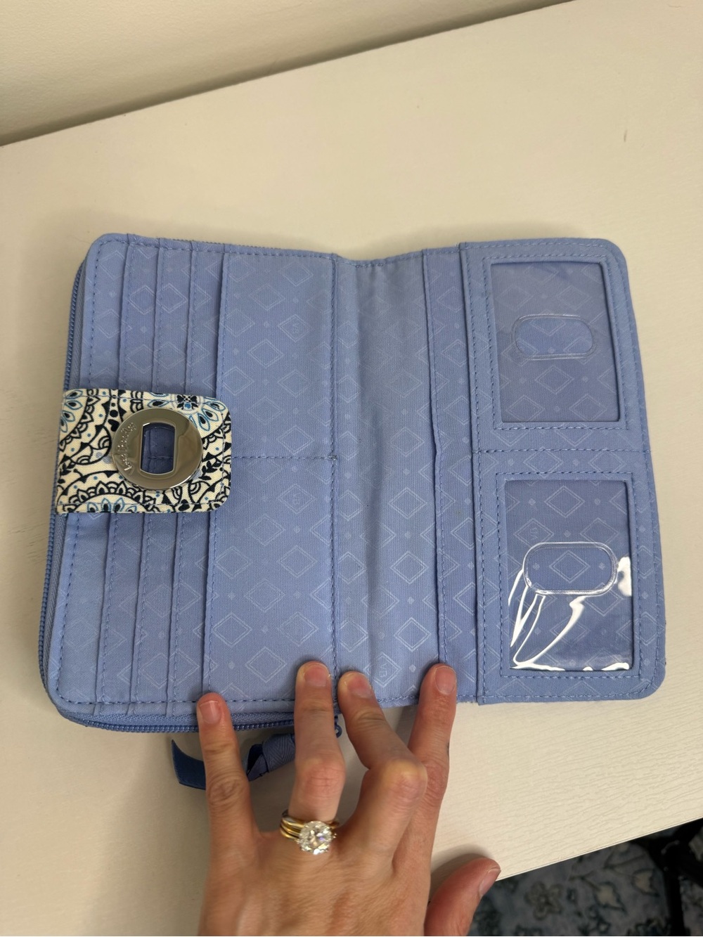 Vera Bradley Turnlock Wallet Steel Blue Medallion Blue White - Picture 3 of 9
